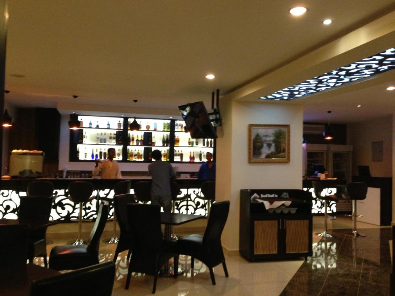 Airport Plaza Hotel Juba Eksteriør billede